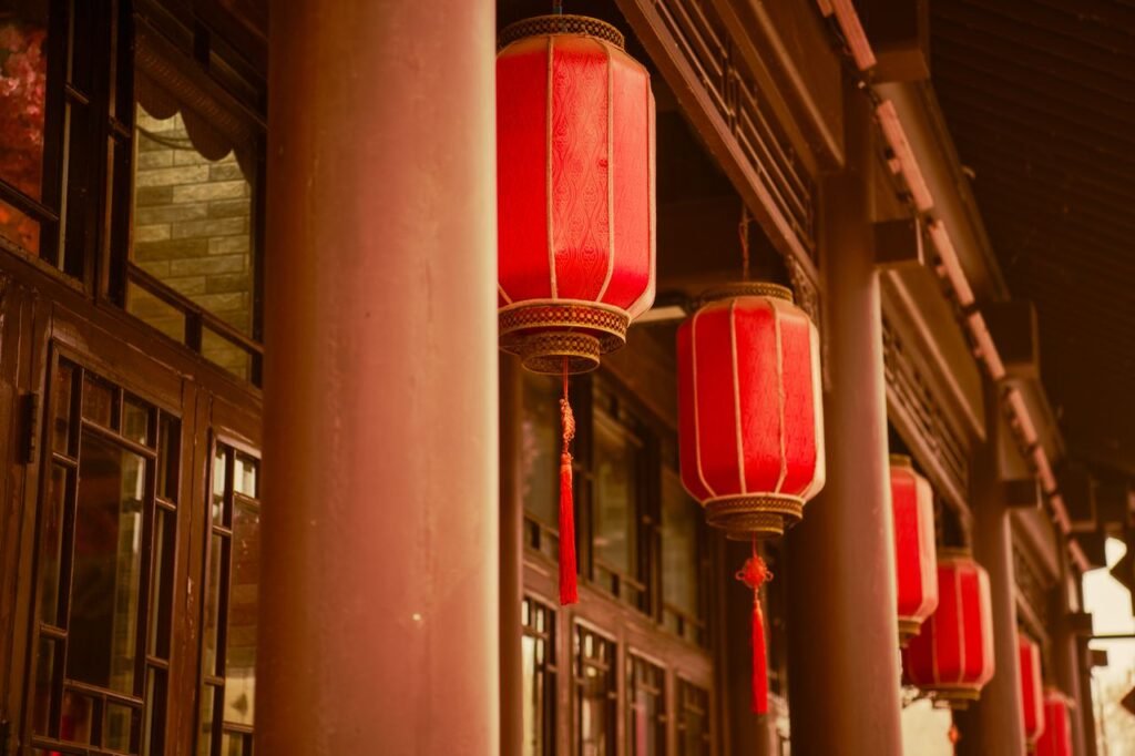 Lanternas vermelhas de festival chinês, tema visual das Rodadas da Fortuna do Fortune Rabbit